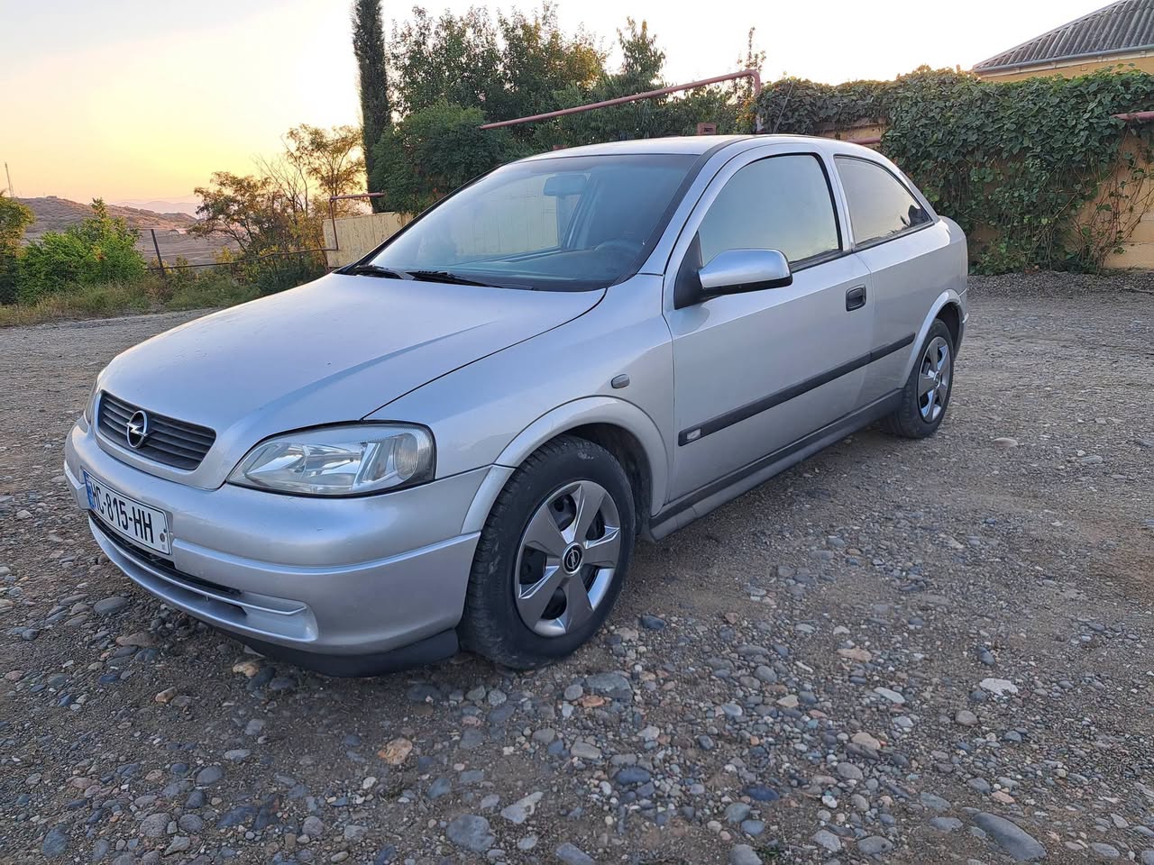 Avtomobil 2000