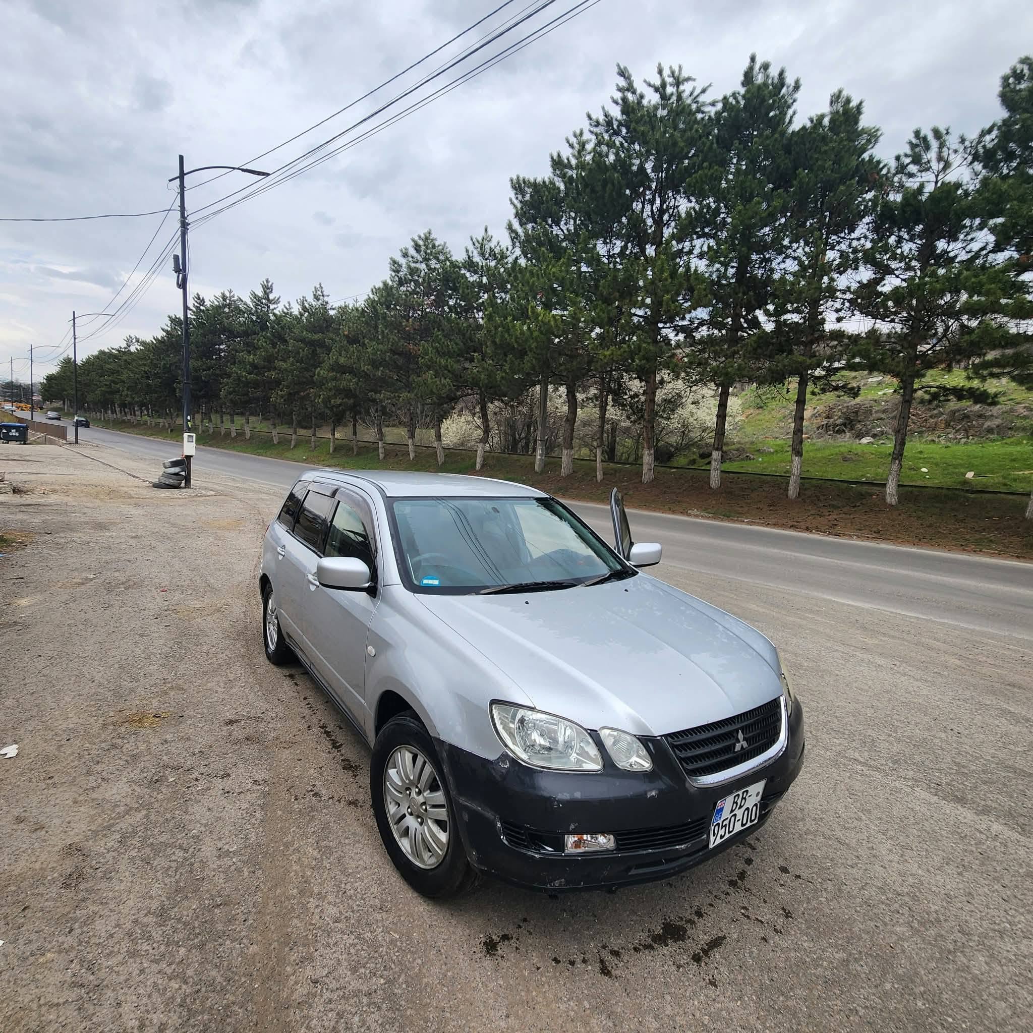Արծաթագույն Mitsubishi վագոն, փոխանակում կամ վաճառք