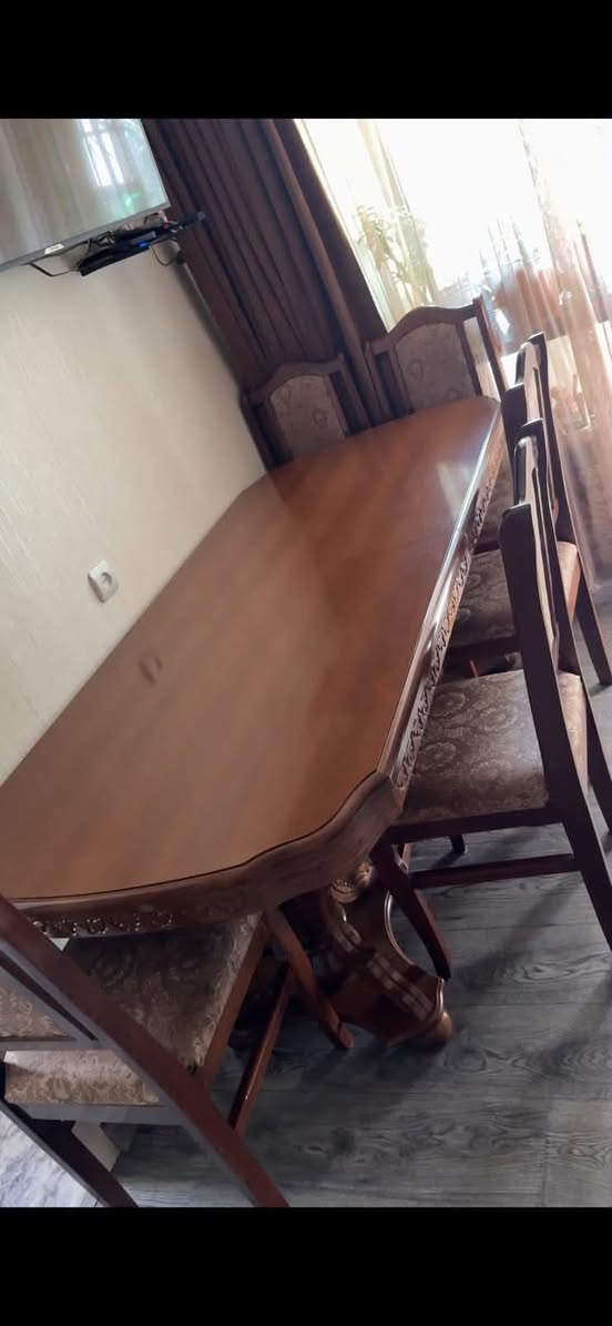 Սեղան և 6 աթոռ