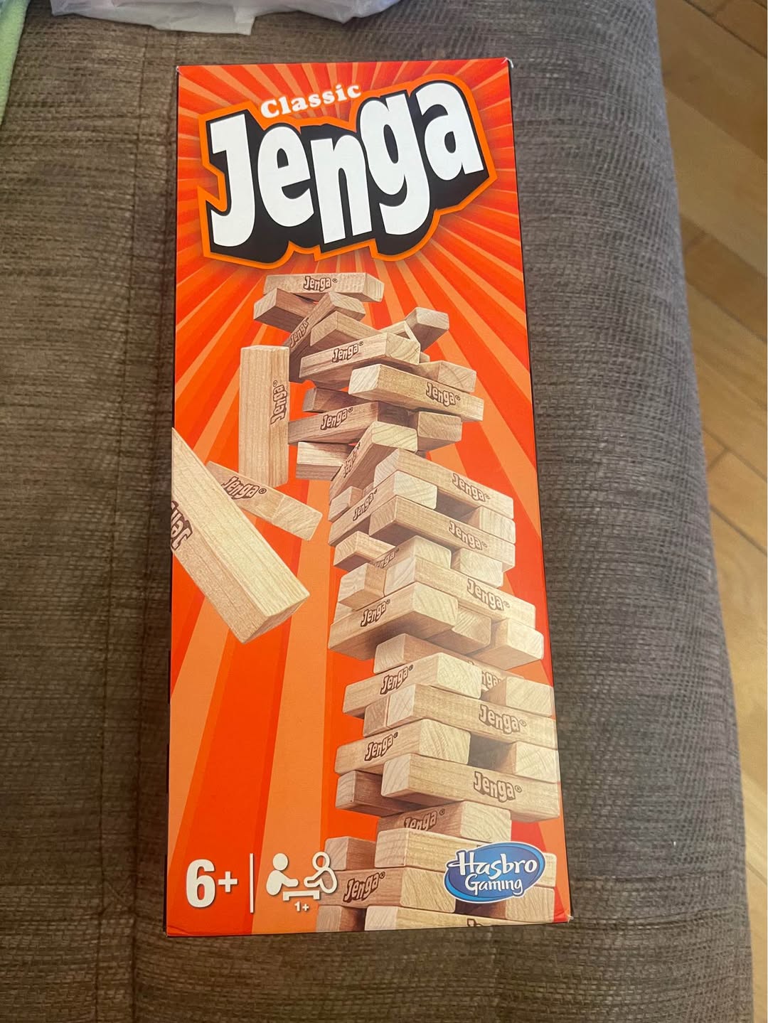Uşaq üçün yeni Jenga oyunu aldılar