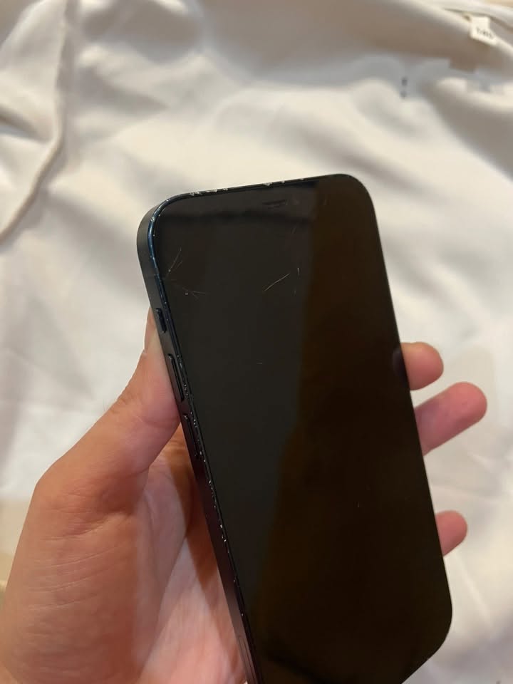 iPhone 12 açıklamısız✅ekranda küçük çatlakla✅fiyatı 350₾