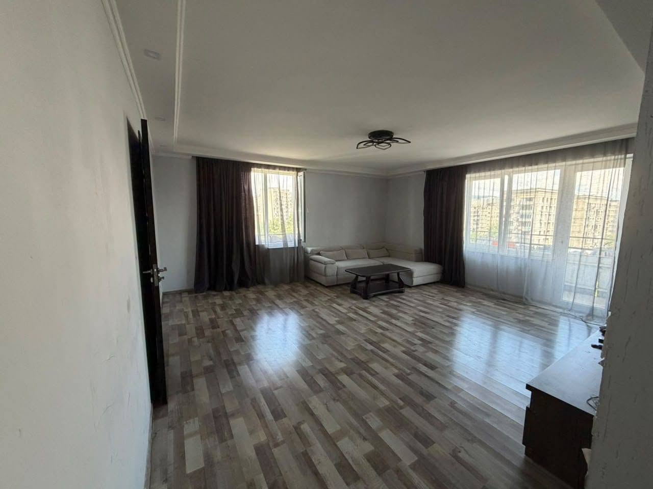 Kirayə verilir mənzil, Tbilisi - 1,500 ₾
