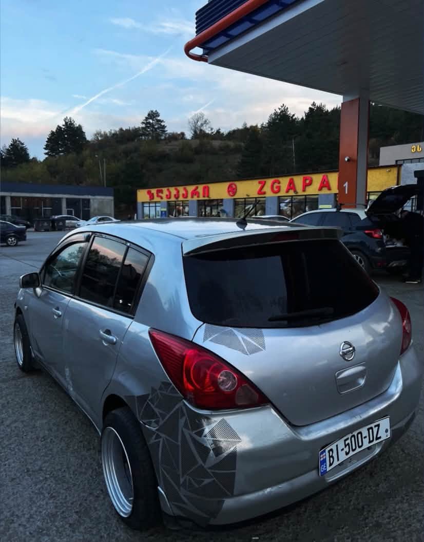 Nissan Tiida