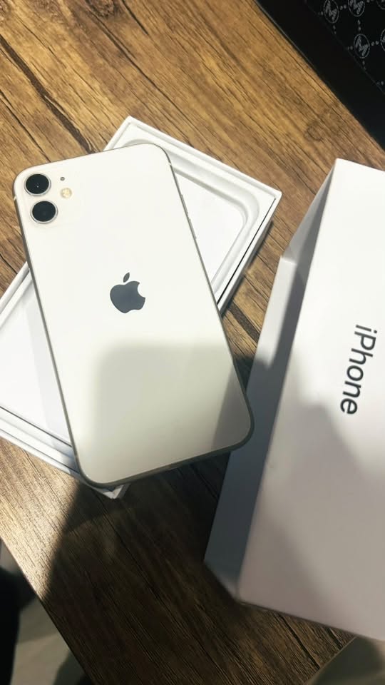 Iphone 11 128 gb 350 ლარი