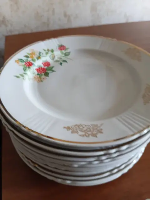 ძველებური ფაიფურის ჭურჭელი