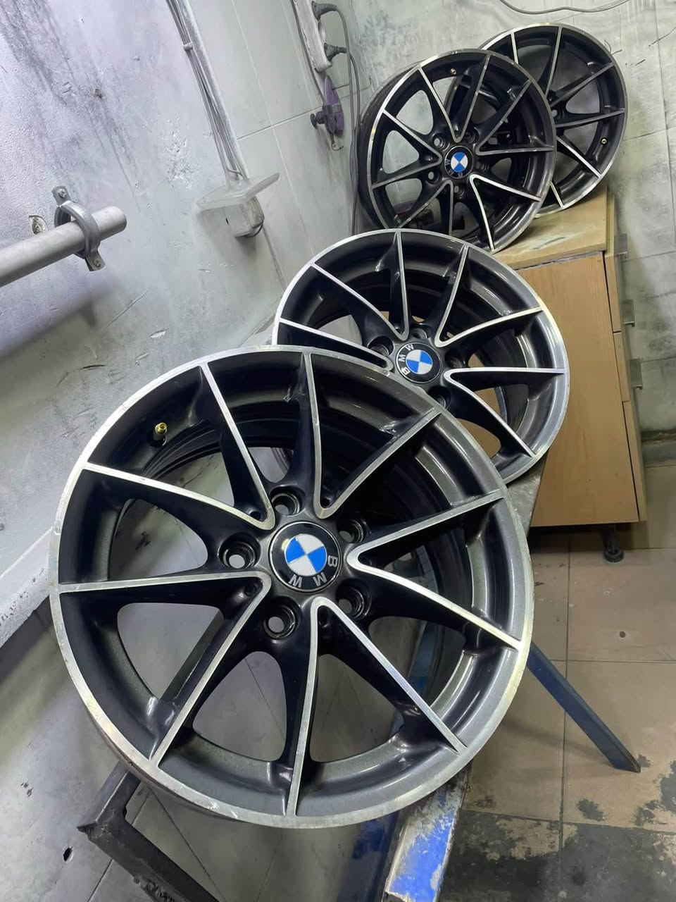 BMW — 60,000֏