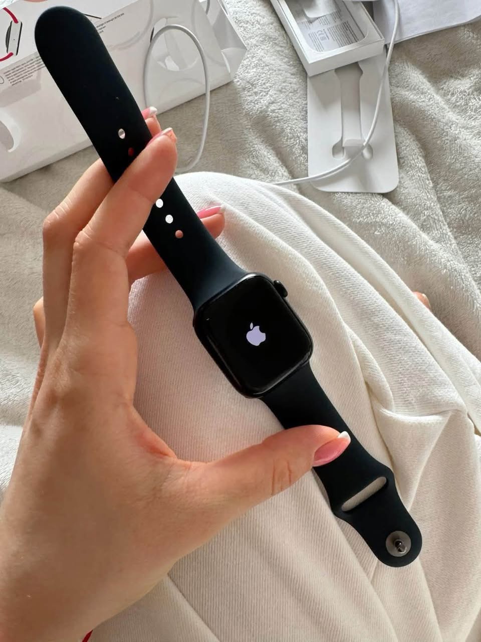 Здравствуйте, я купил apple watch se3 всего