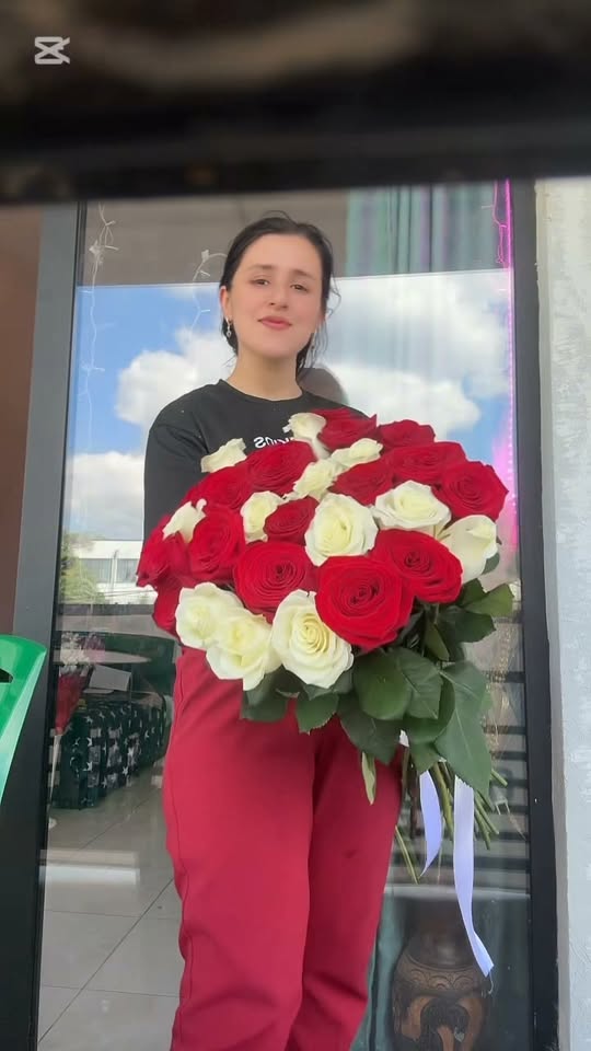Sifariş üçün bizə yazın ❤️ və ya zəng edin. Çatdırılma