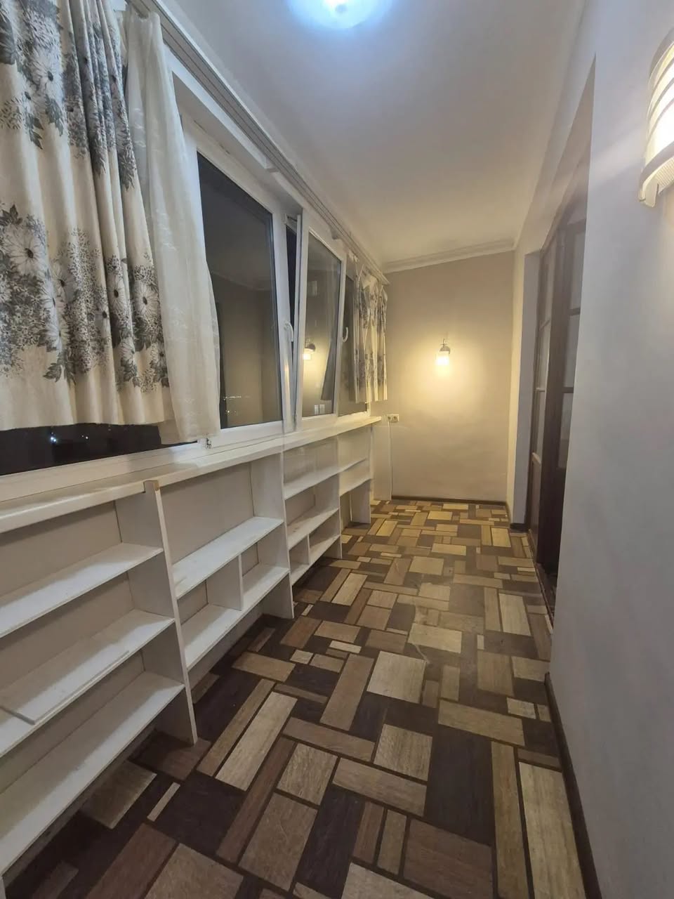 1 oda daire kiraya verilmektedir, Tiflis