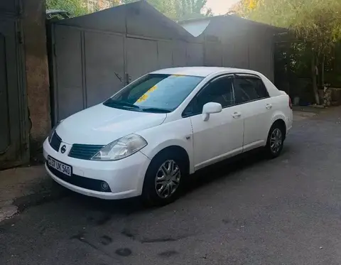 Nissan Tiida 2006