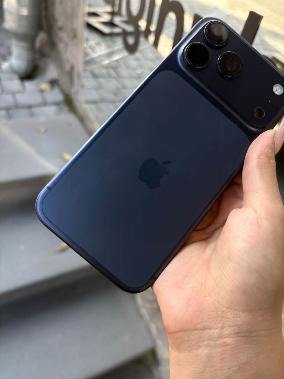 Iphone 17 Pro Max - 395,000 Rubles