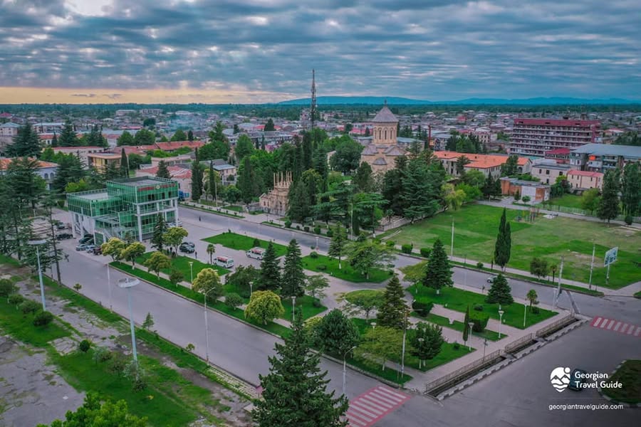 Tamir işlərinin tam paketini yerinə yetiririk: tikirik, qazıraq (qum, )