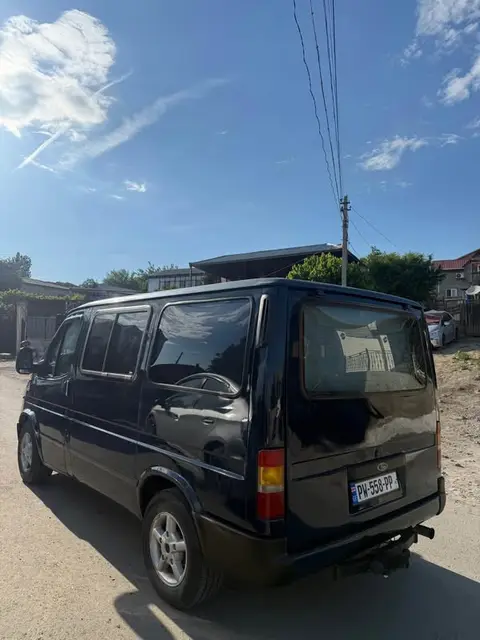 Ford 2000