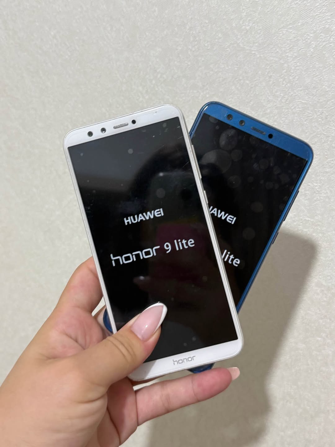 Honor 9i with 6RAM/128GB memory