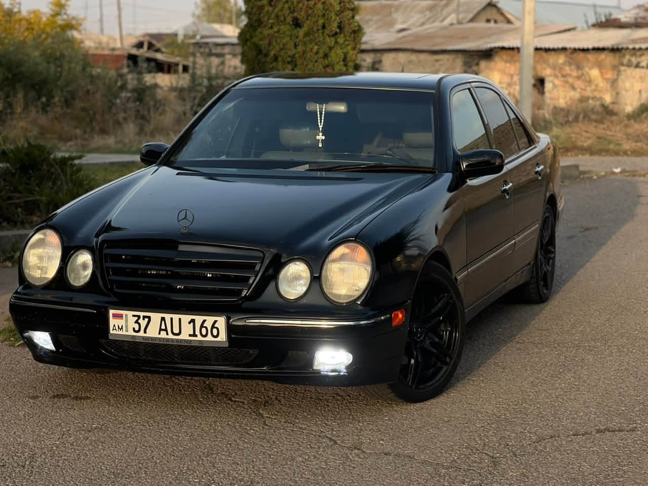 E 320 2000 — 6,600$