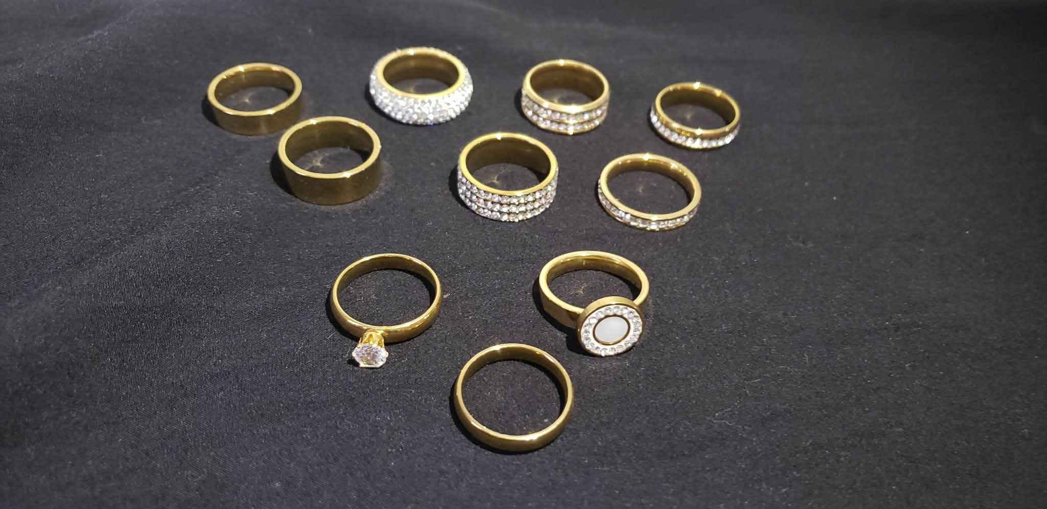 The brooch is size 17-18, price 10 lari