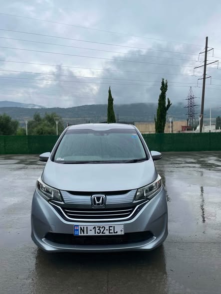 For sale urgently Honda Freed 1.5 engine 2017