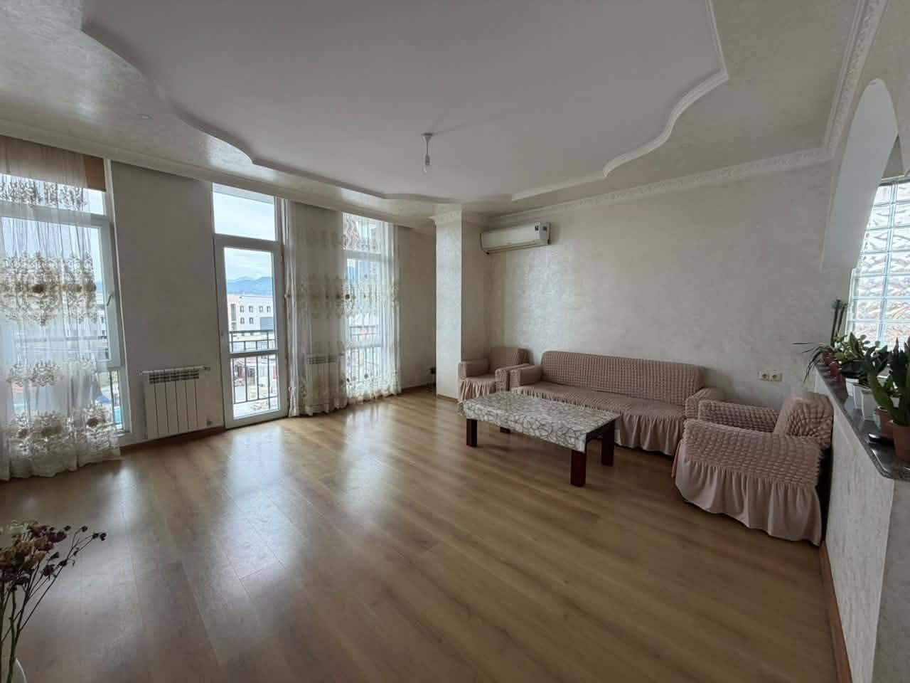 ქირავდება 3-ოთახიანი ბინა, თბილისი — $600