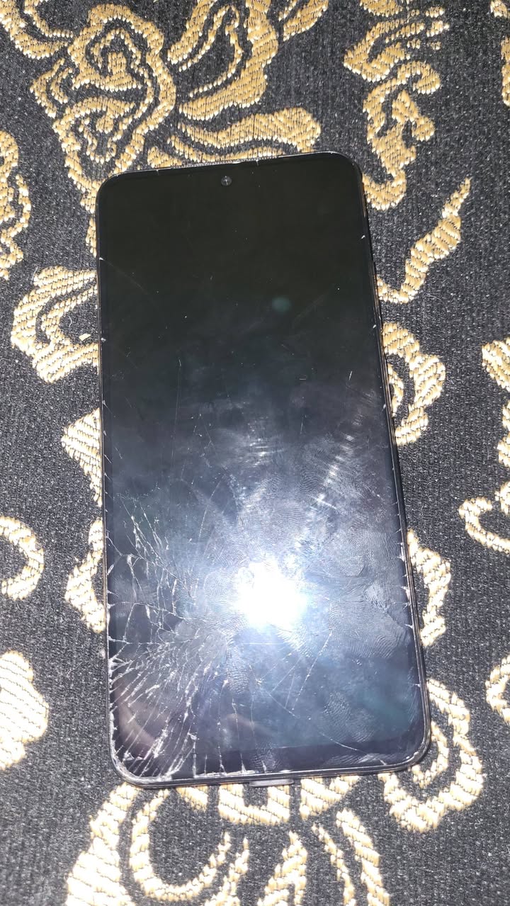 I'm selling Redmi Note 11 phone