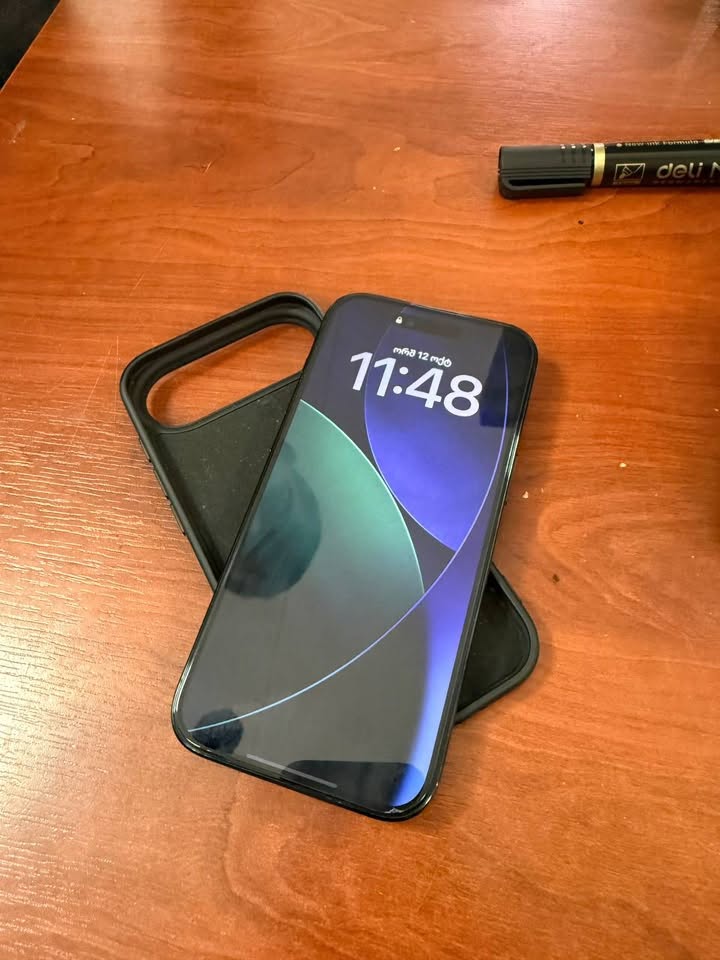 Iphone 17ear E sim acil 2000 dolara satılık