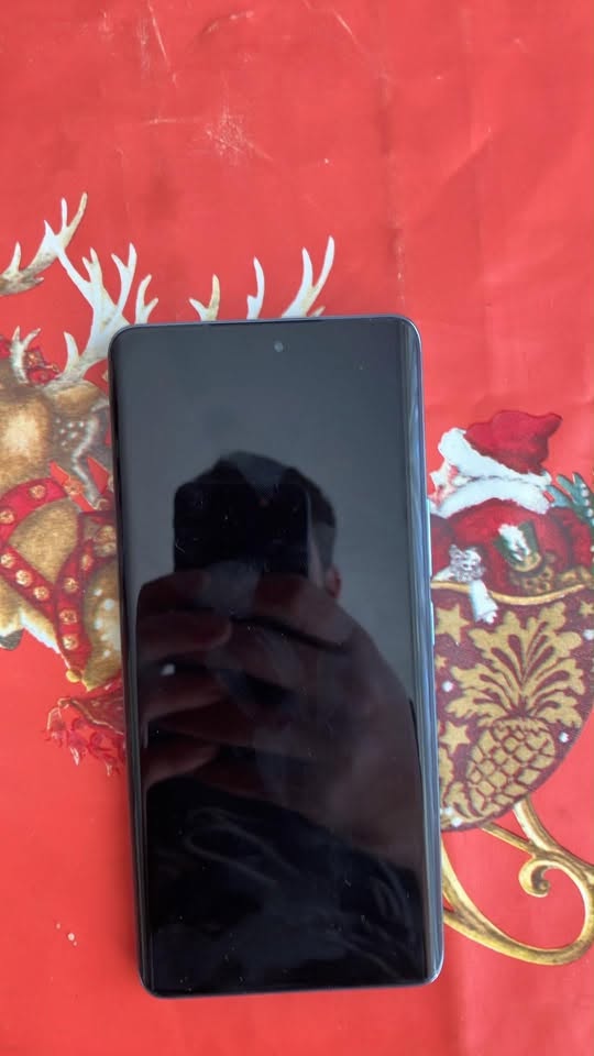 Honor x9c kusursuz ve hatasız iyi bir telefon gibi görünüyor