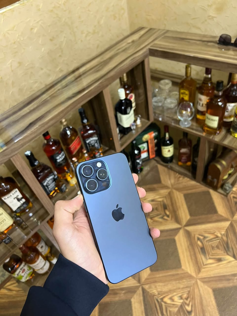 iPhone 15 Pro Max, mavi titan