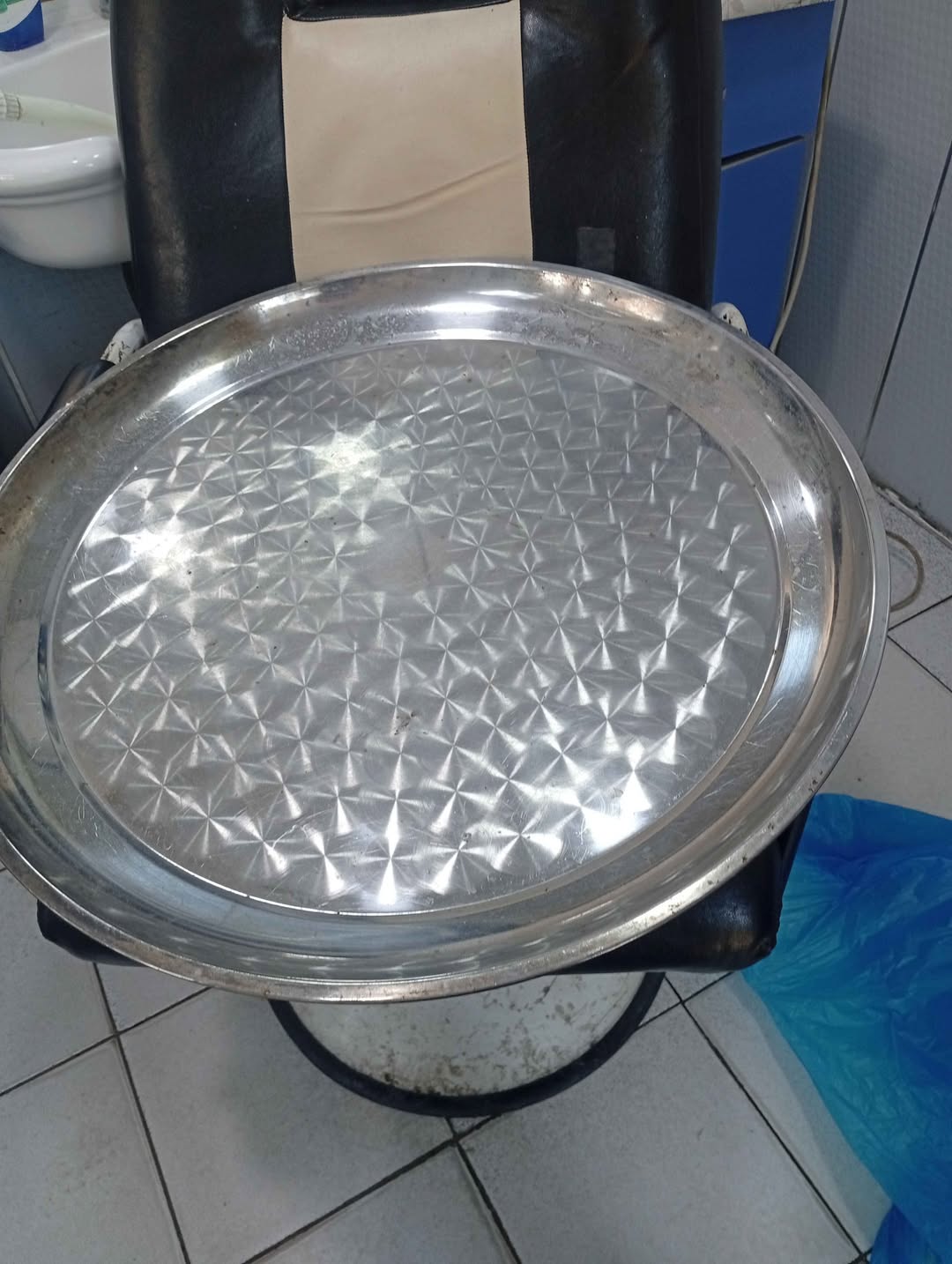 Large metal sink, 60 cm diameter