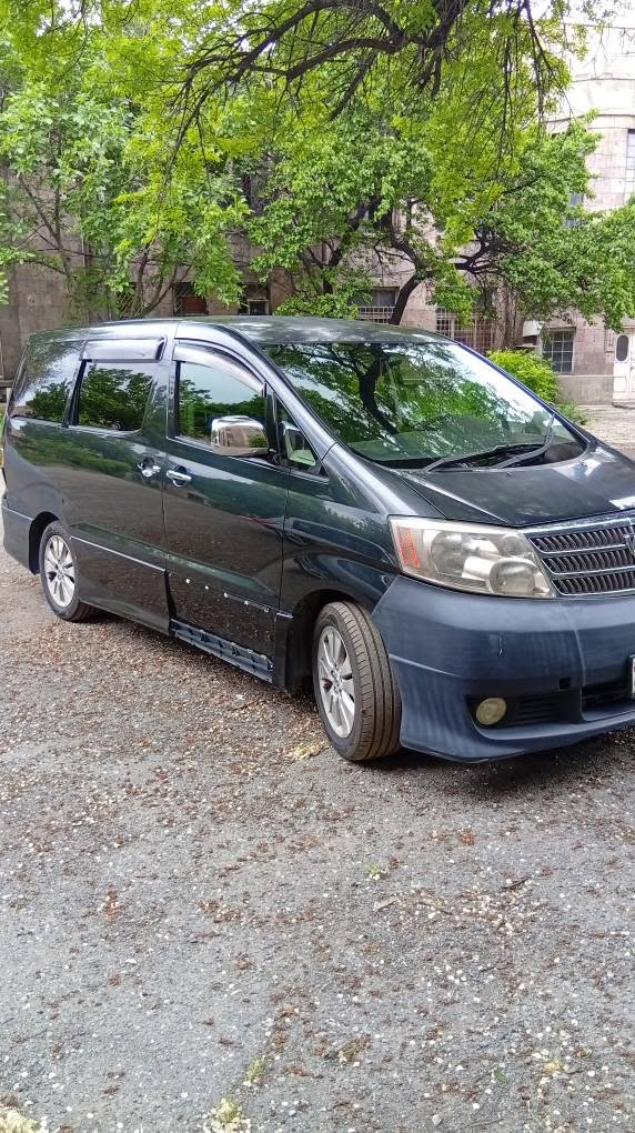 Toyota Alphard 2002 — 8,000$