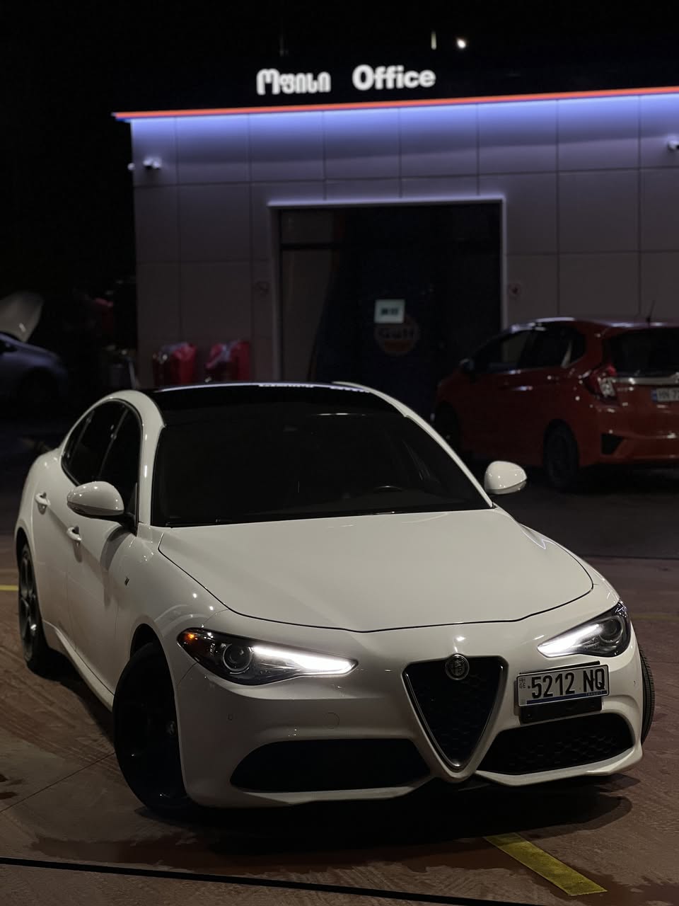 Alfa Romeo Giulia 2022 წელი. 2.0 — 14,500$