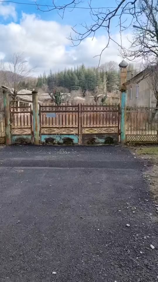 Toprak Parçası, Tsalenjikha