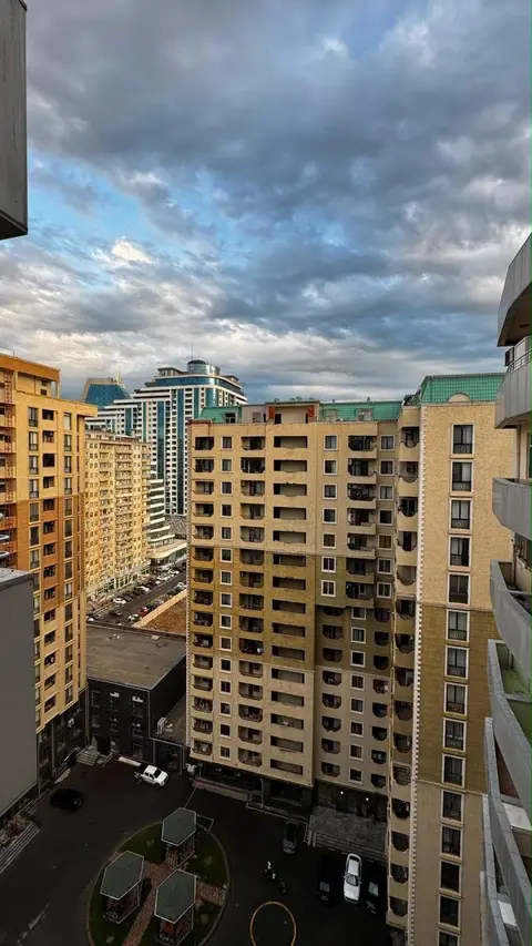 Kirayə 4 otaqlı mənzil, Bakı - 1,600 ₼