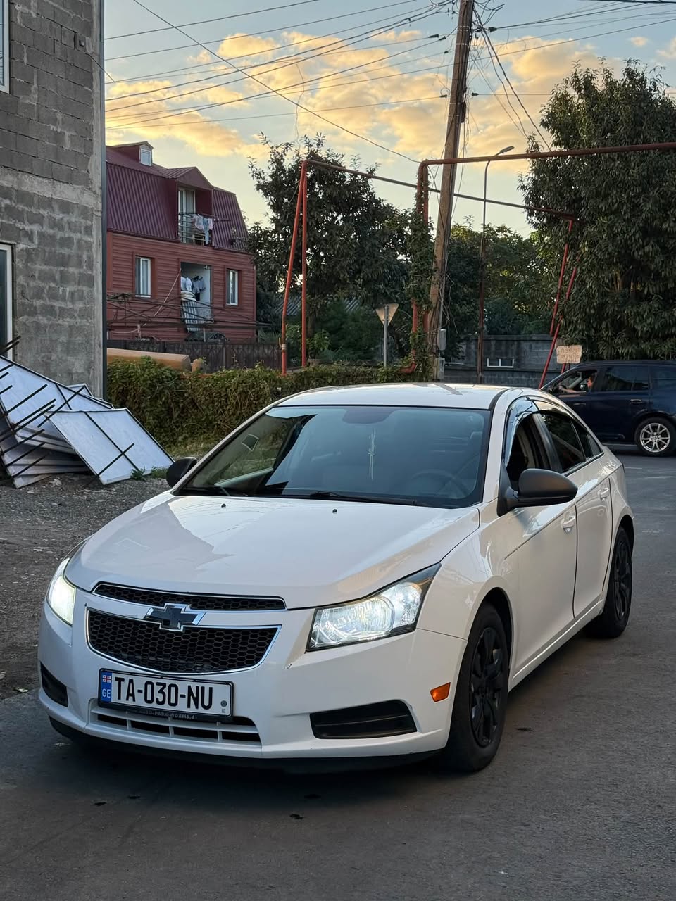 2014 წლის 1.8 ლიტრიანი ძრავა, 4000$