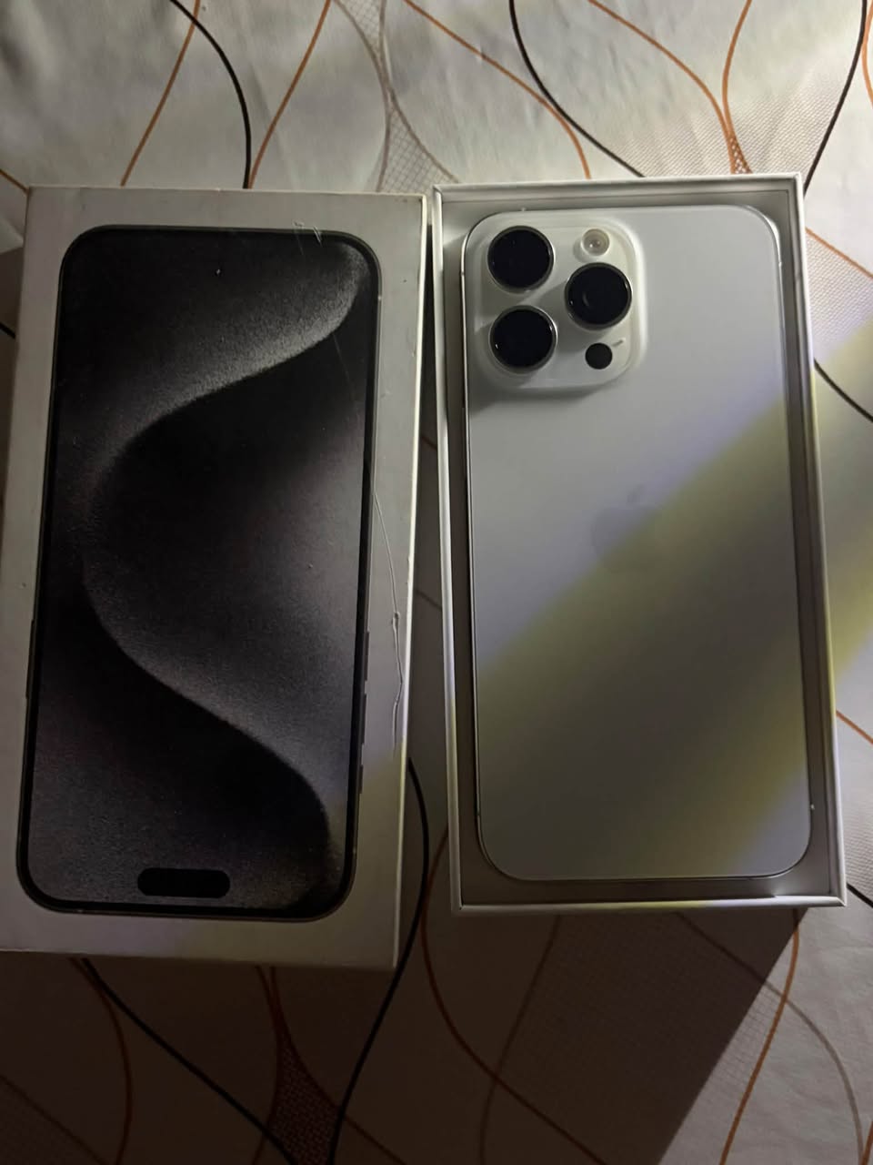 15 pro max idealuri yutit simiani — 1,600₾