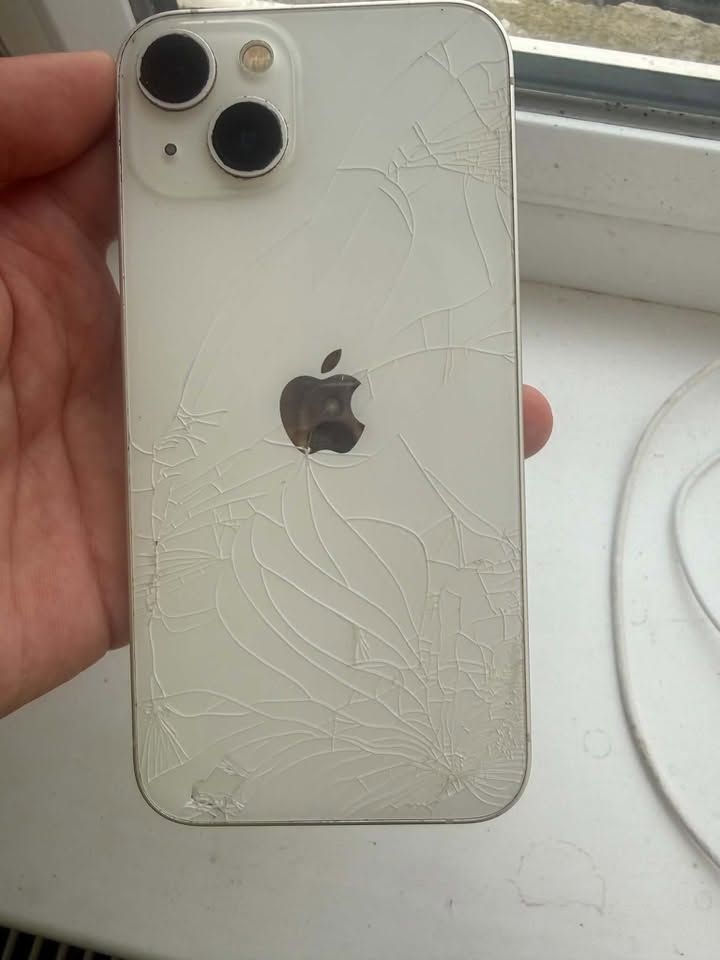 iPhone 13, battery 77%