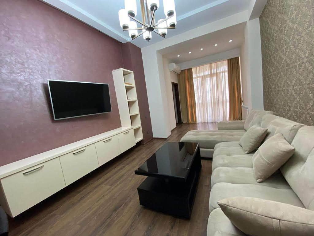 Kirayəyə mənzil verilir, Batumi — $1,000