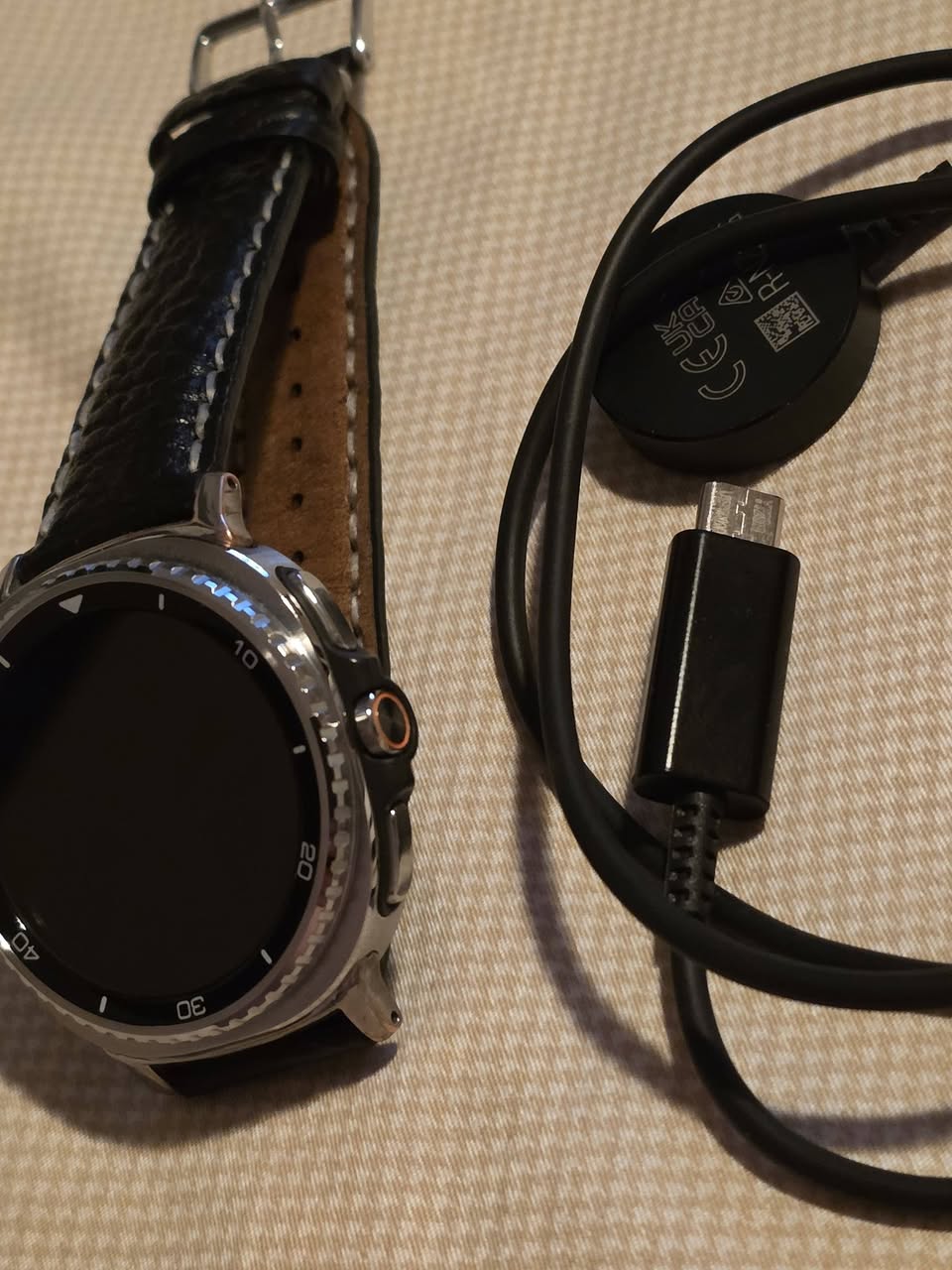 Orijinal Samsung Galaxy Watch 8 Classic.