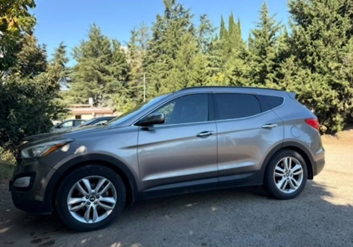 Hyundai Santa Fe 2016 — 8,500$