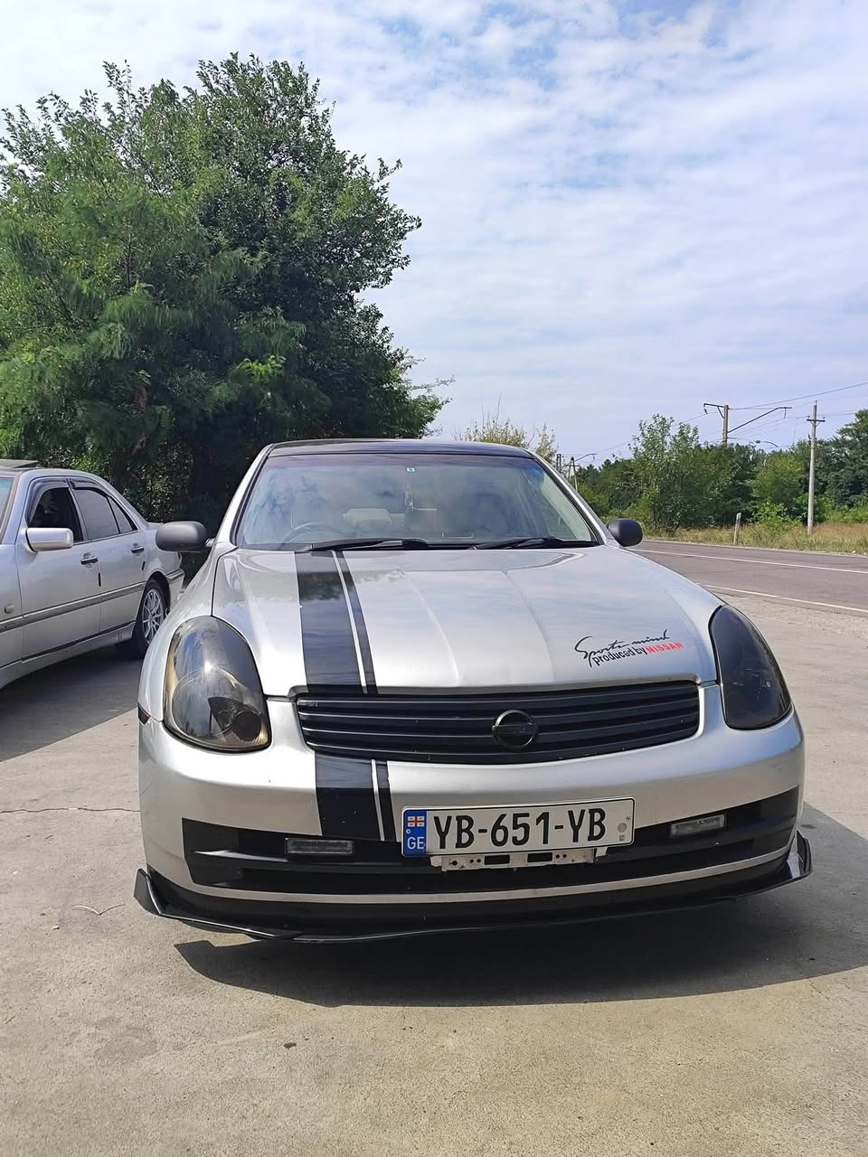 იყიდებააა წელი 2002 ძრავი 2.5 ტიპტრონიკი