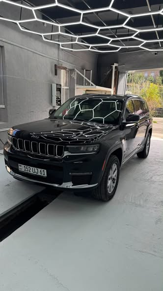 Jeep Grand Cherokee 2021 — $29,500