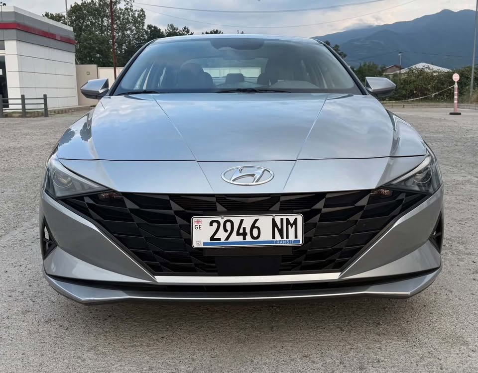 Hyundai Elantra 2022
