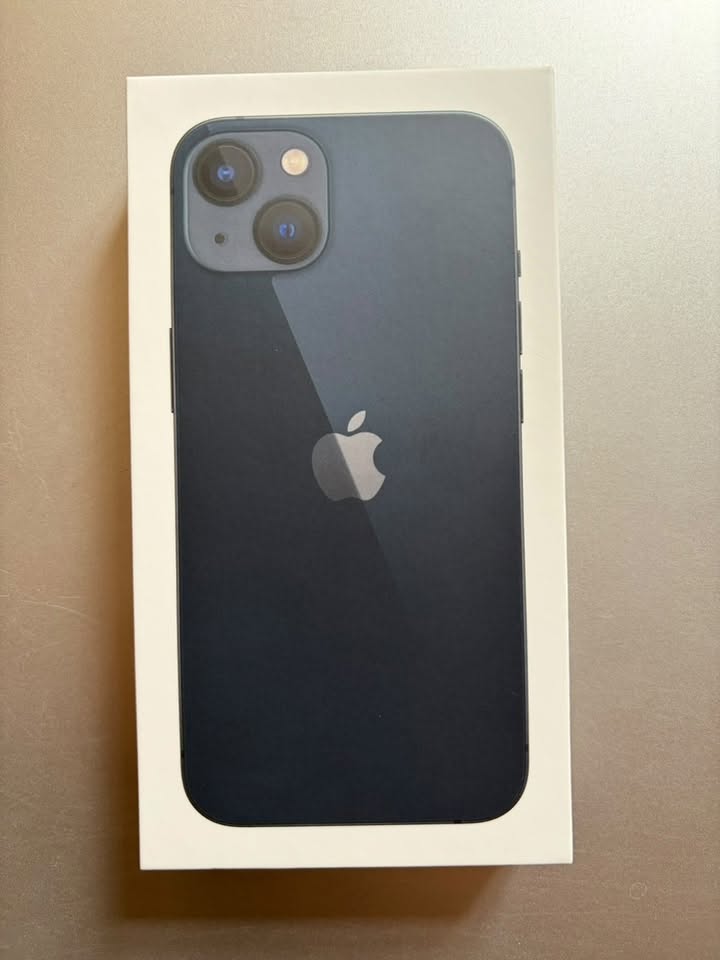 iPhone 13 hediye durumunda satılık. İlgili kişiye 📢 - 700₾