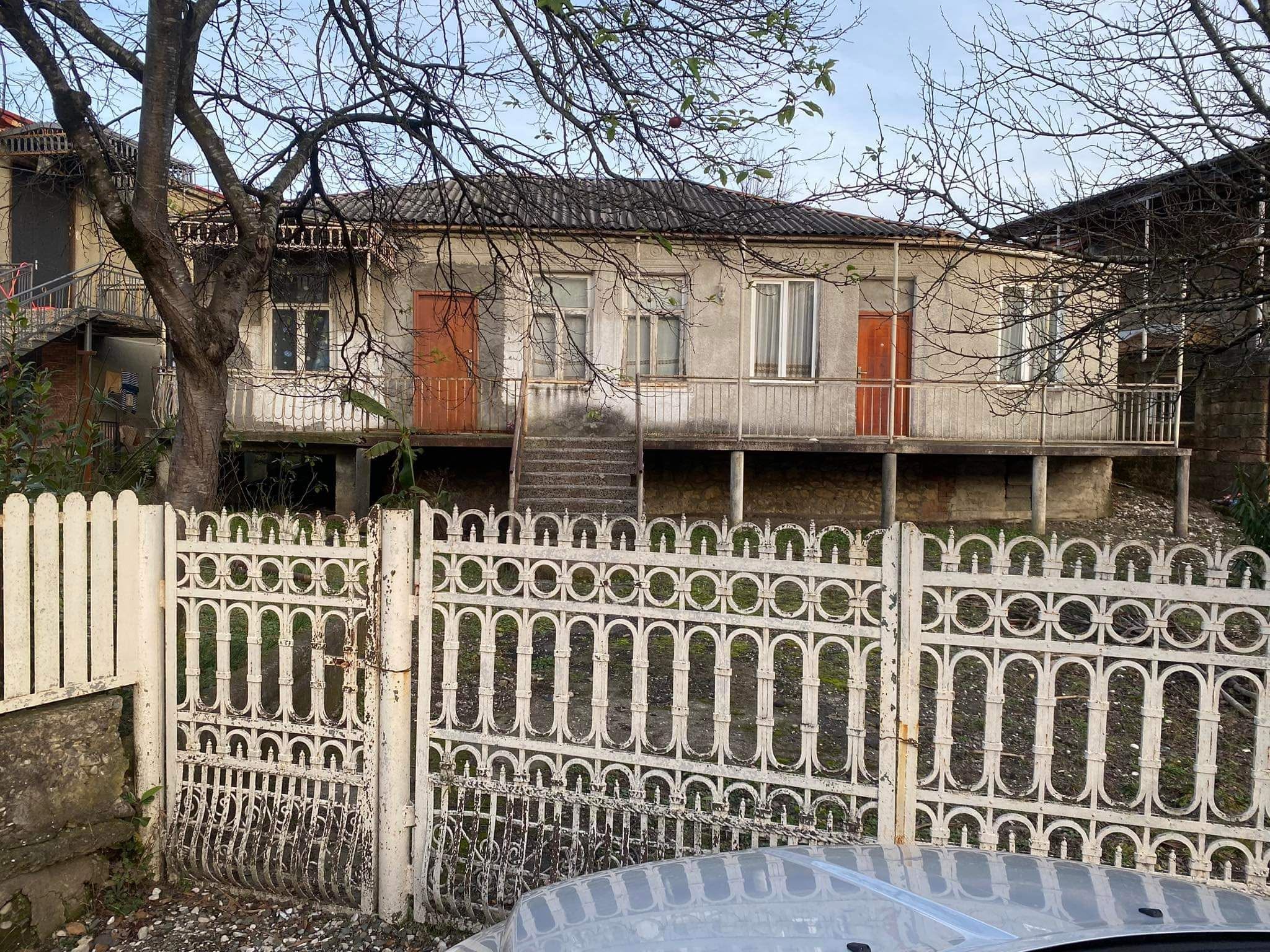 Ev Senaki'de satılık, 166 m²
