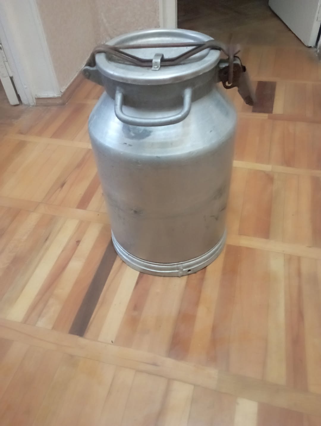 Aluminum milk can