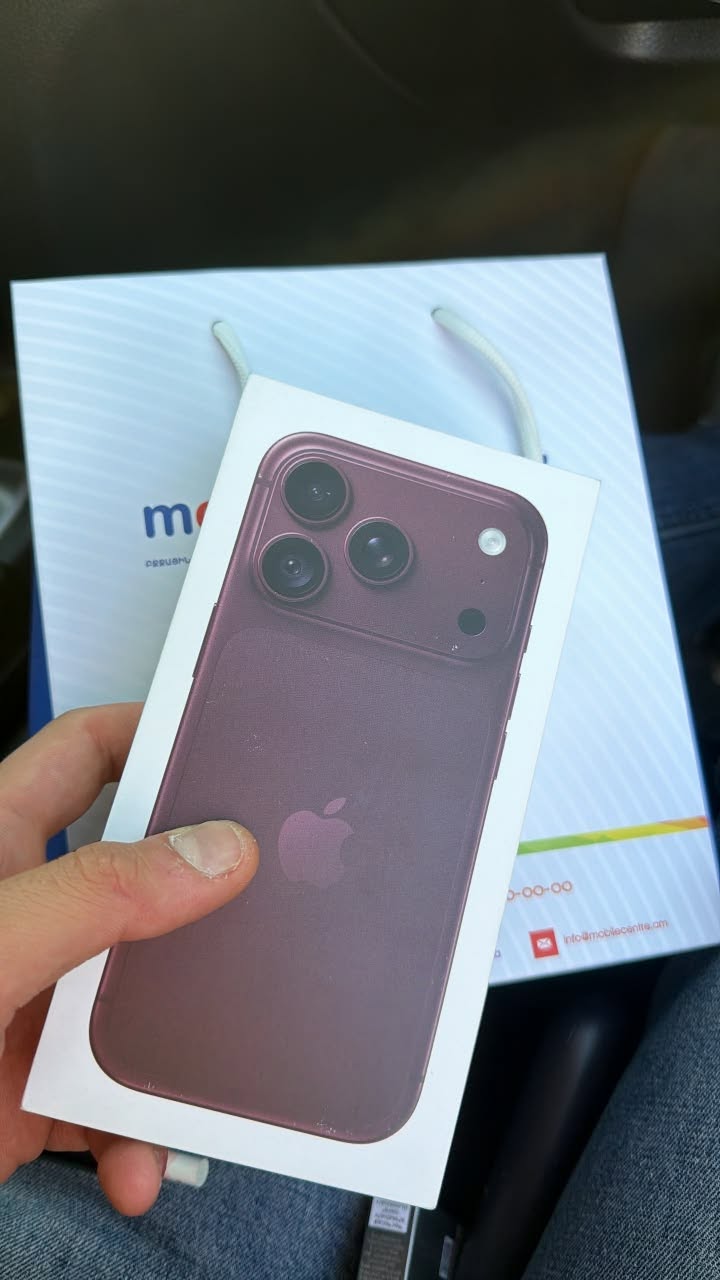iPhone 18 Pro в коробке