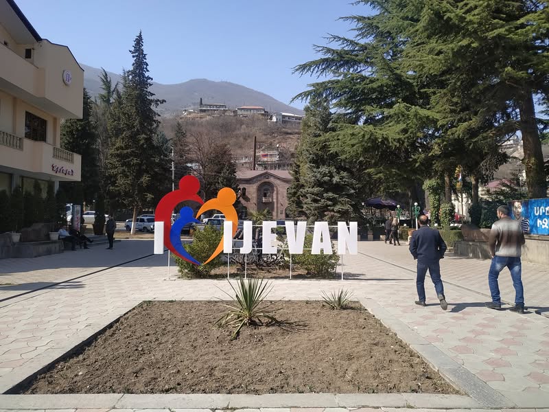 Səhər 9:00-da İjevandan Yerevana getməyə gedirəm