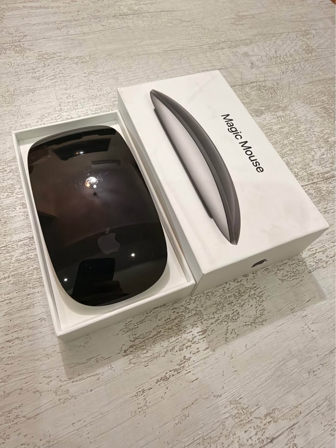 Apple Magic Mouse kutusuyla birlikte 240₾ karşılığında satın aldım