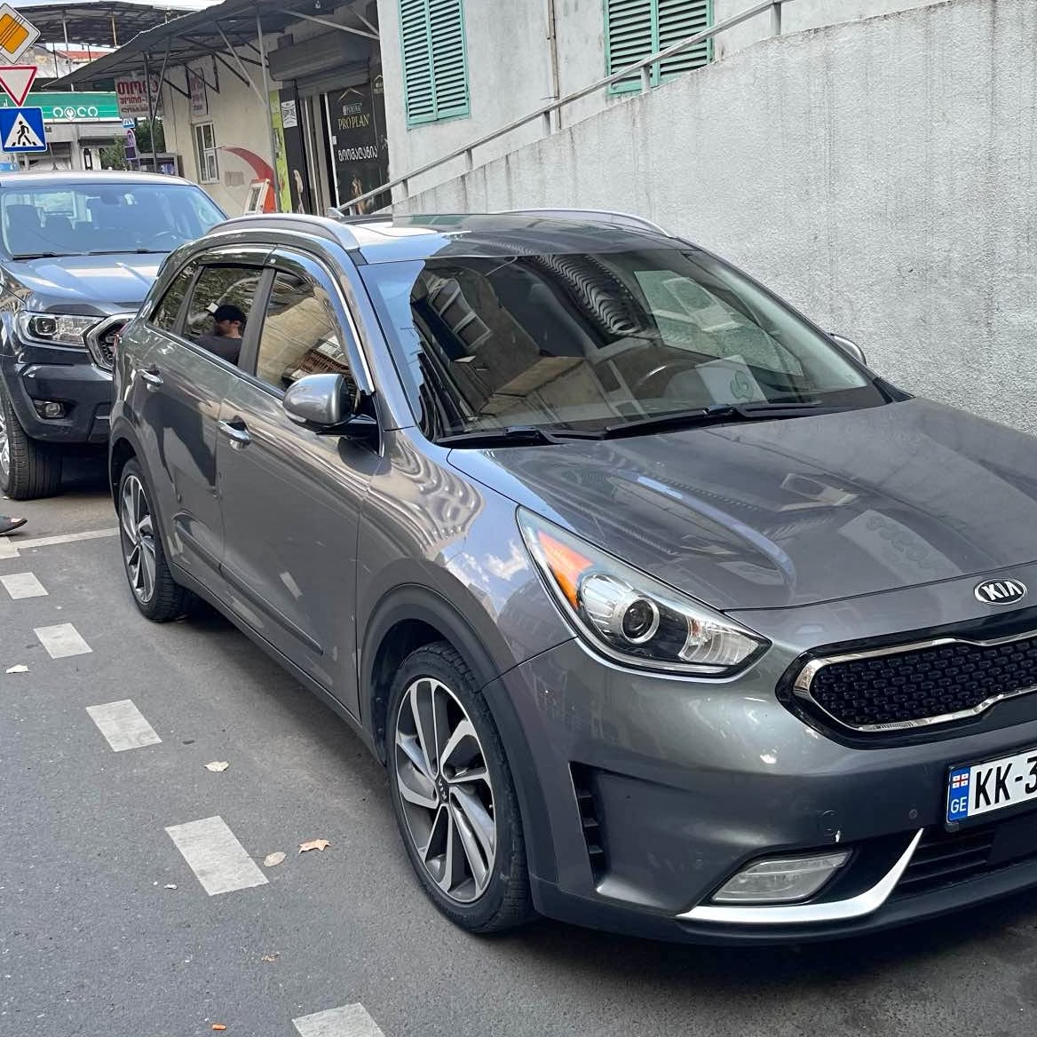Kia Niro touring $10,700 Tbilisi, Georgia
