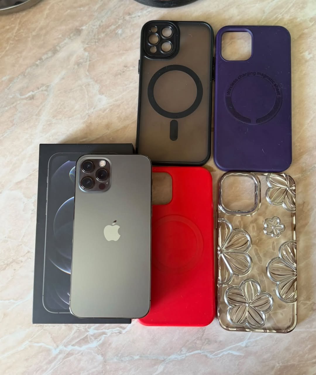 iPhone 12 Pro bh76% telefonu — 650$