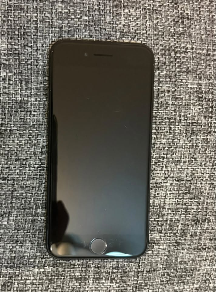 iPhone SE (2020) 64 170 դոլամեր