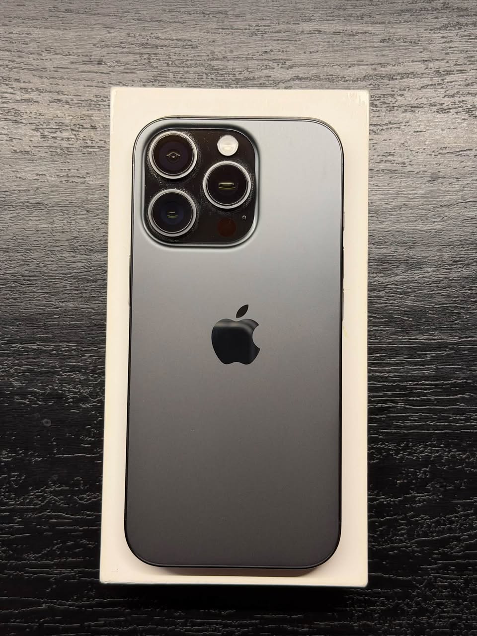 iPhone 16 Pro eSIM 128GB, 2026 - 1,800₾ satıştadır